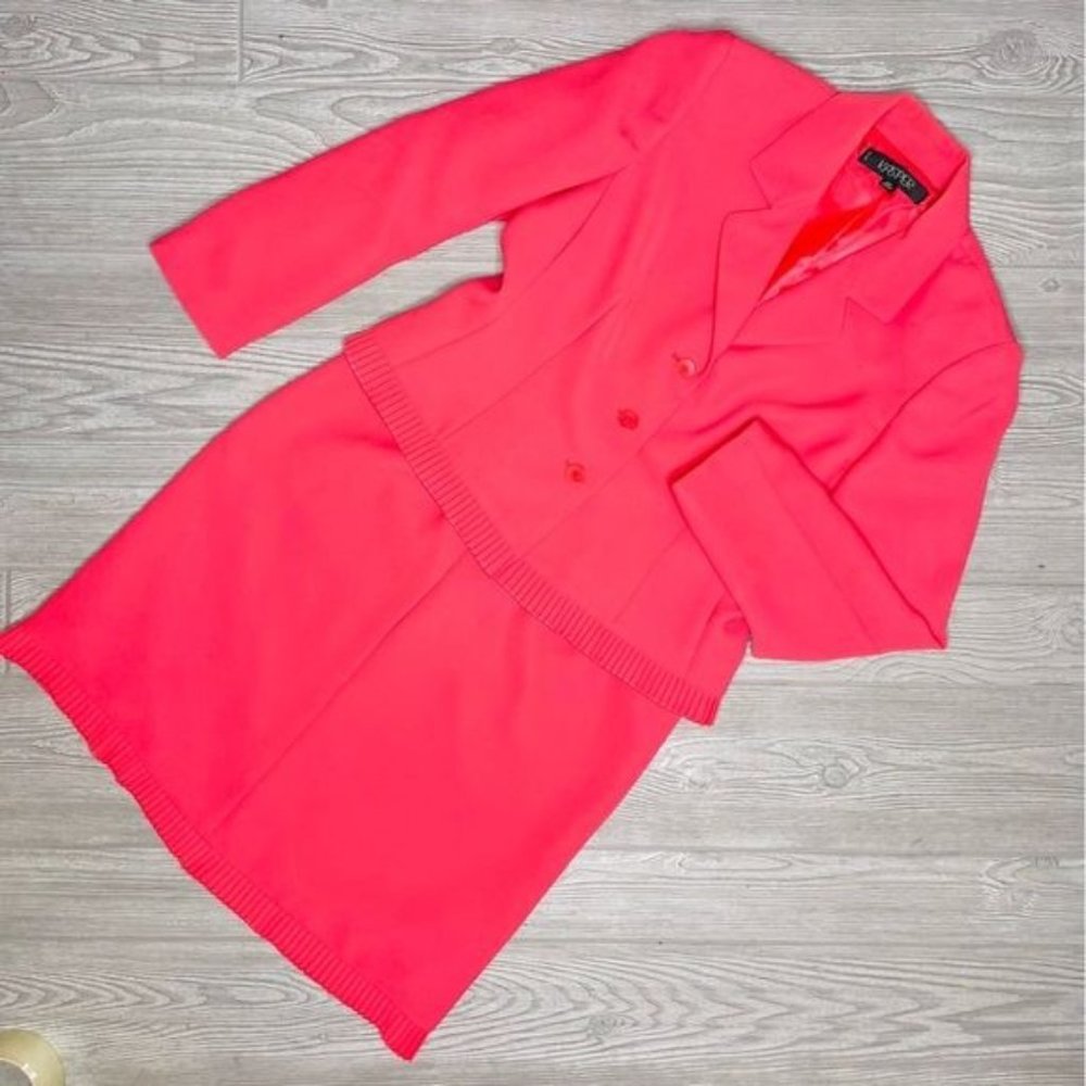 Vintage kasper pink ruffle detail skirt suit jacket and skirt legally blond 10p